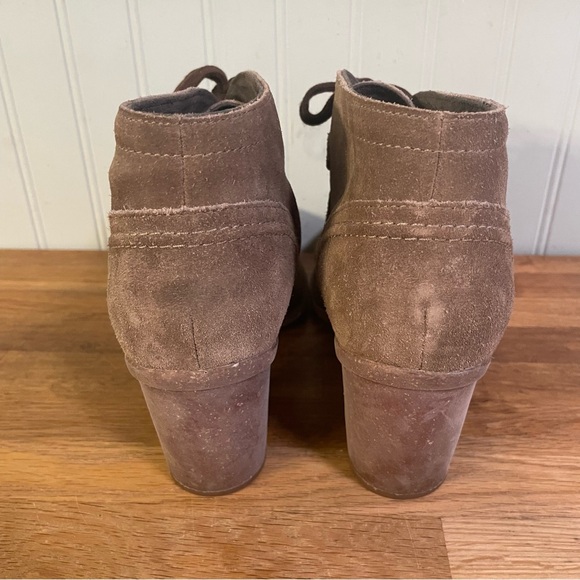 Clarks Carleta Lyon Suede Booties (12) - Picture 4 of 7